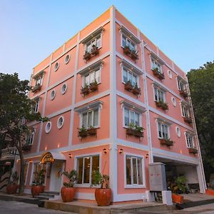 Hotel Aura By Woco Stays